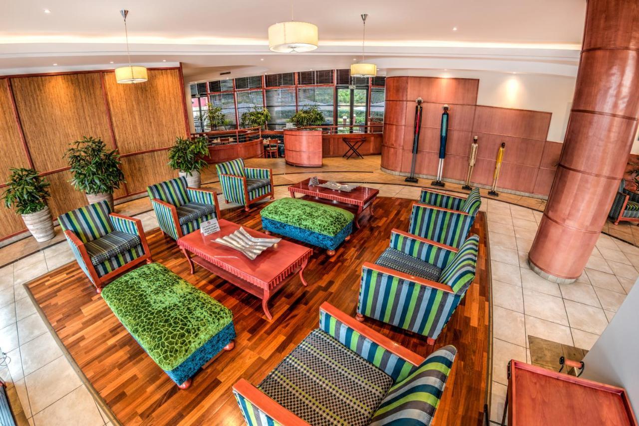 דורבן City Lodge Hotel Umhlanga Ridge מראה חיצוני תמונה